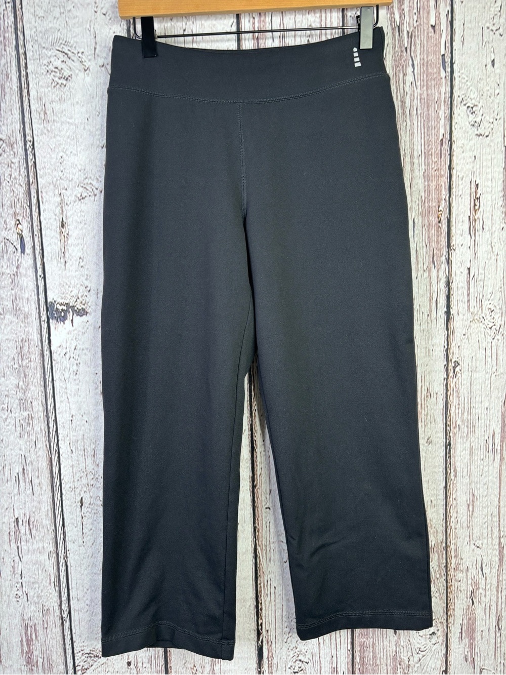 Lands’ End Cropped Activewear Casual Pants Small 6-8 Black MidRise Slim Straight